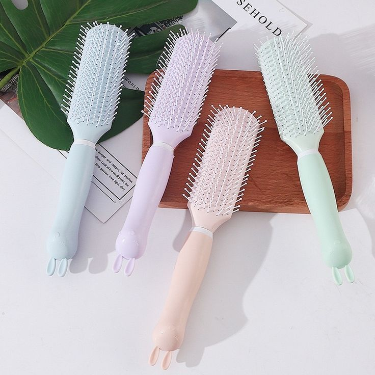 Telescopic Self Cleaning Hair Brush – Easy Push Release